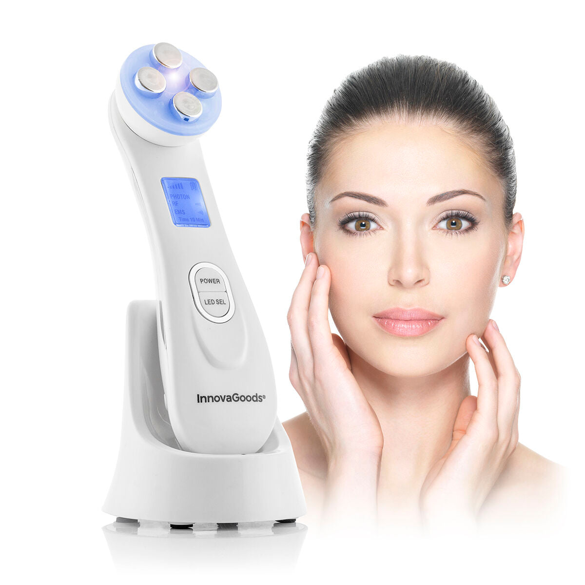 InnovaGoods gezichtsmassage in houder naast vrouw met gladde, stralende huid, benadrukt anti-aging en huidverstevigend resultaat.